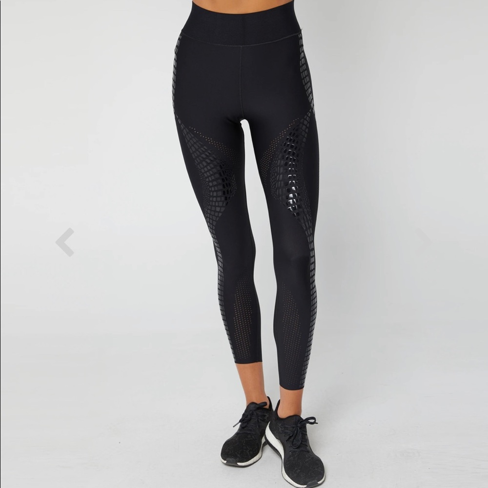 NWT ultracor Get It Fast Croc Palisades Black Legging